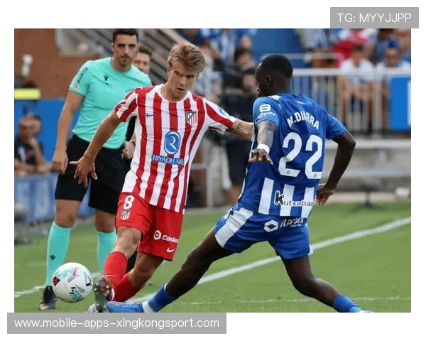 格列兹曼禁区弧顶果断起脚