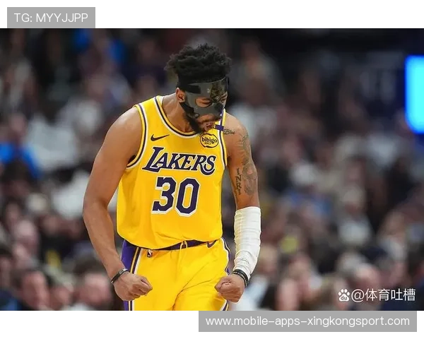 湖人三巨头防守短板明显，斯玛特关键角色