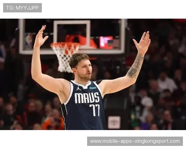 东契奇大角度传球精准命中，独行侠连续得分