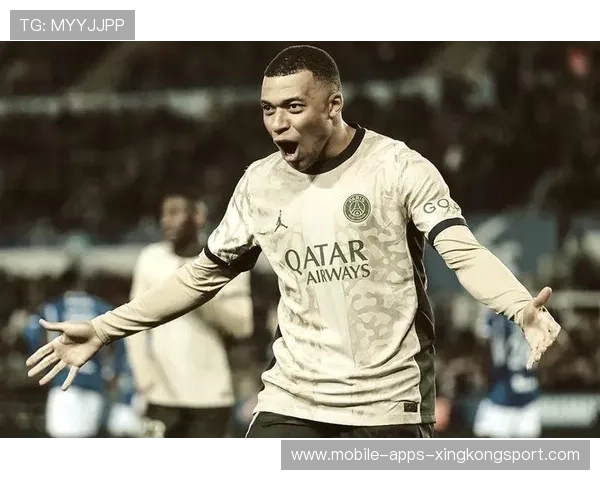 姆巴佩强射打穿球门，巴黎完全占据优势